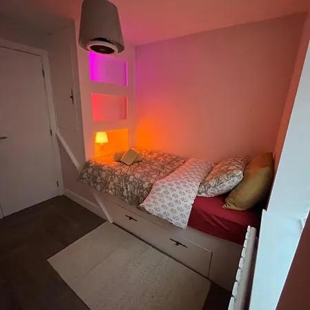 Проживание в семье Private Bedroom Near Airport *