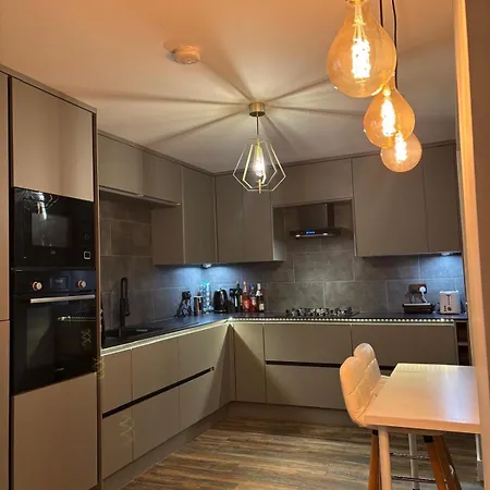 Проживание в семье Private Bedroom Near Airport
